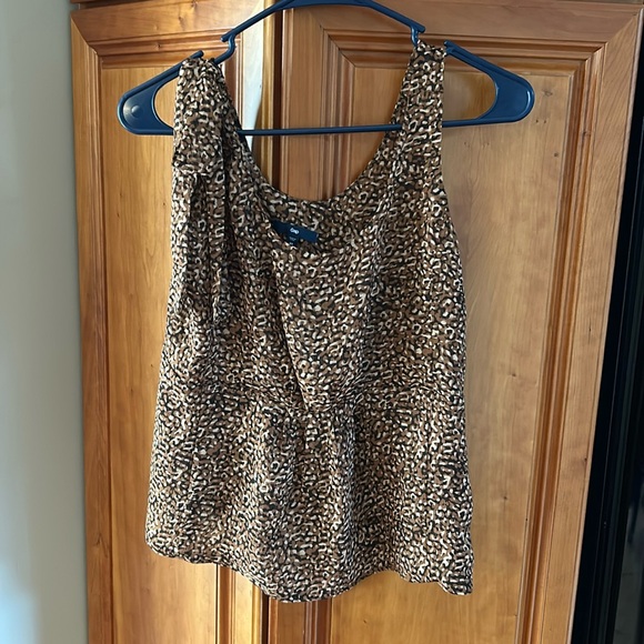 GAP Tops - Gap women’s tanktop, size XS, brown/cream, ties at shoulder, leopard like print